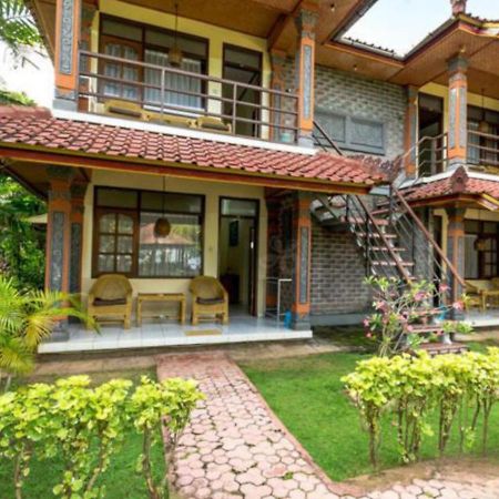 Lovina Beach Hotel Exterior photo