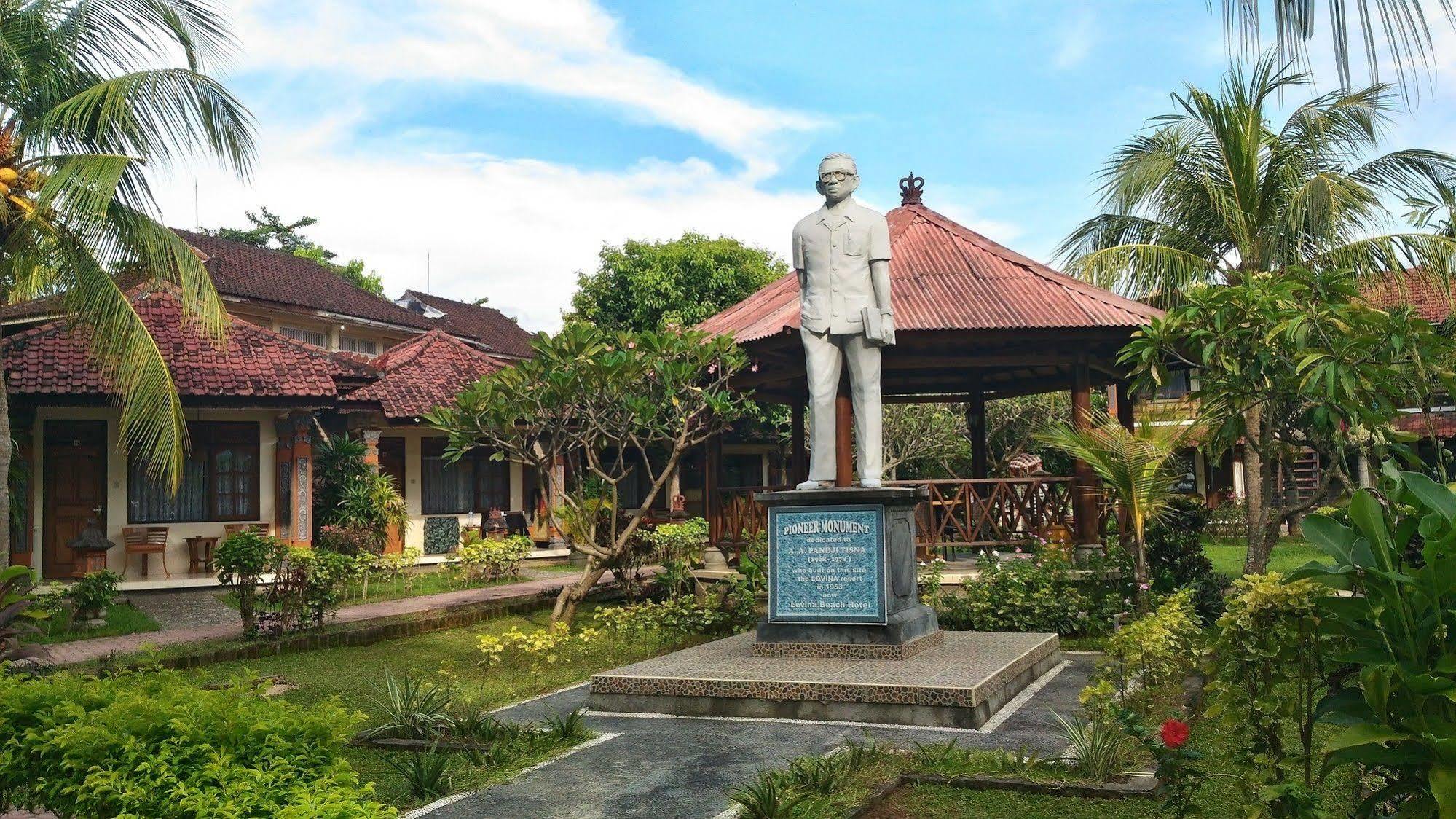 Lovina Beach Hotel Exterior photo